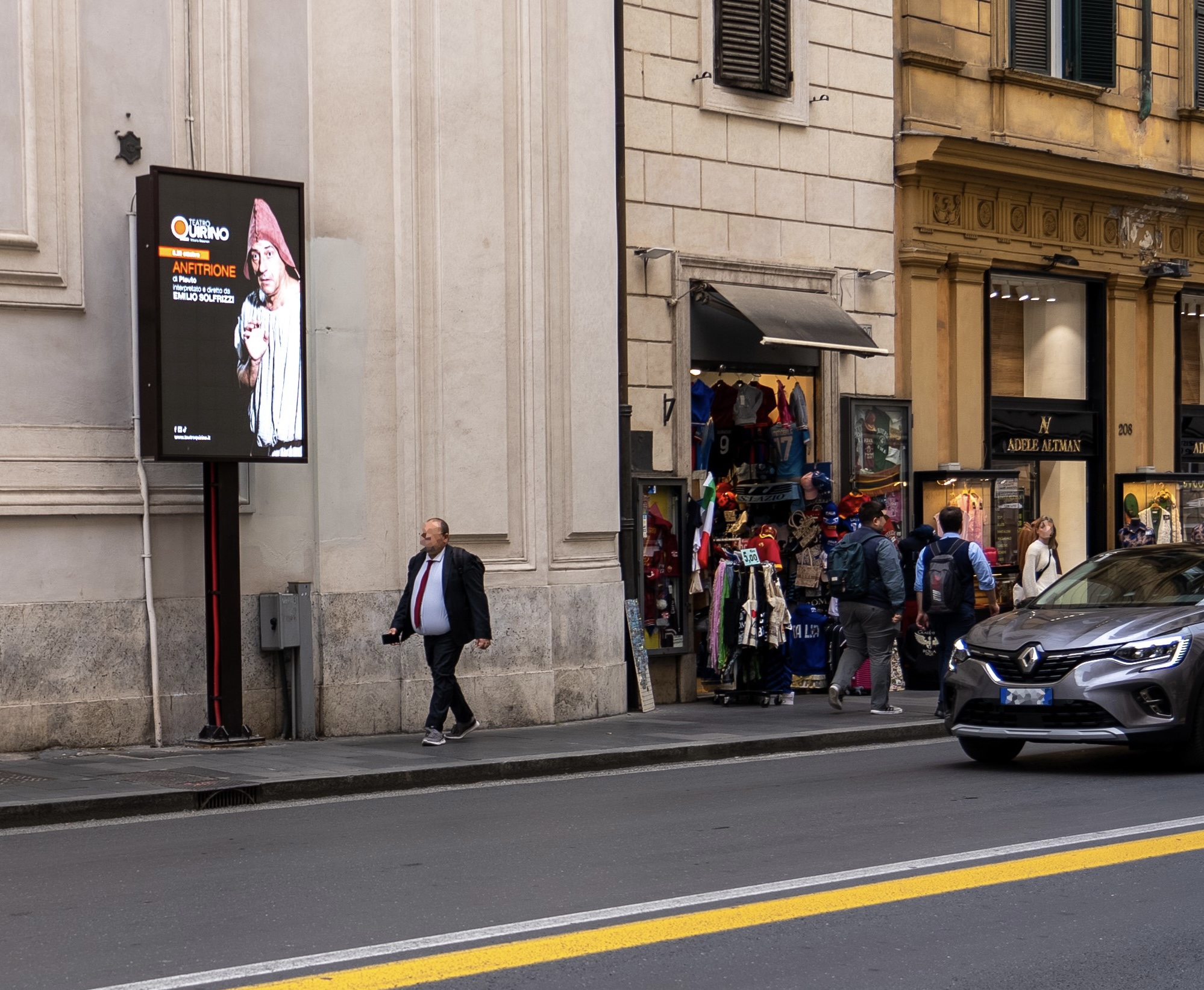 Come un Teatro può Sfruttare la DOOH a Roma.